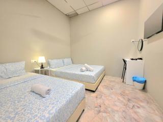 Room at Macalister nearto LohGuanLye Specialists - 3