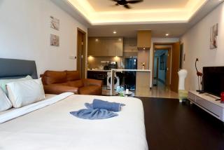 R&F Poppy Dual key No parking - 7