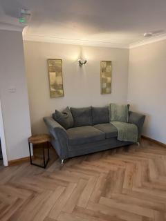 Spacious 5-BDR, Family, Parking, Wi-Fi, Sleeps 10, Contractors, Long Term Stays Allowed - 8