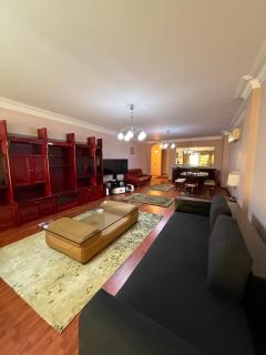 Spacious 3BR Apartment - heart of Heliopolis - 15 min from Airport and 2 min from Heliopolis Sport Club - 2