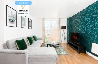 Cutlass Spacious 2BDR Apt By Emporium Property Management Short Lets & Serviced Accommodation Birmingham With Free parking & Free WiFi - 3