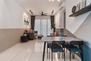 Kenwingston Platz 15 MINS TO KLCC Fit 5 Pax With Board games - 3