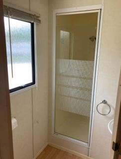 Homely Caravan At Orchards Holiday Park In Essex, Sleeps 8 Ref 15018B - 8