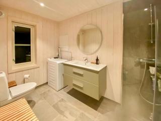 Family Cabin With Views In Lygnalia - 3