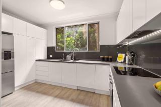 Beachside Gem on Curlewis Street - 4