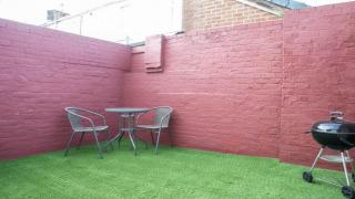 Stylish Preston Home 3 Beds Sleeps 6 - 6