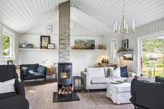 Family Cabin With A View - 1