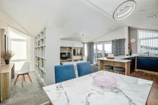 Laburnum Tresaith - 5