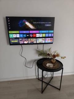 Morden Spacious Apartment - 8