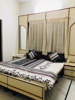 4-BR Shyam Villa for Families & Groups, near Fateh Sagar - 9