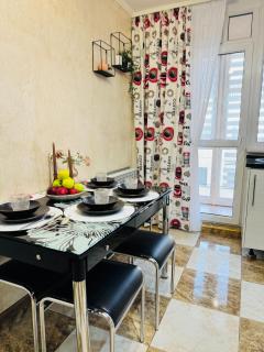 Центр. Хмельницького. 2 спальні - 9