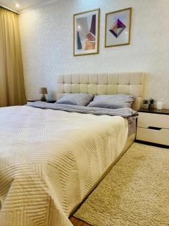 Центр. Хмельницького. 2 спальні - 2