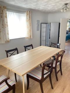 Modern and Spacious 6 Bedroom House - 2