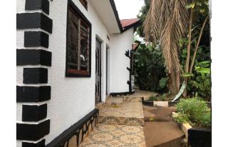 Gorilla African Guest House - 0
