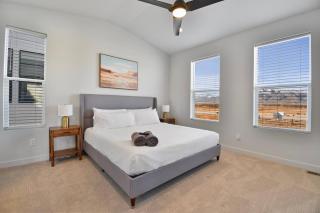 Light-Filled Nordic Retreat w Unobstructed Views - 8