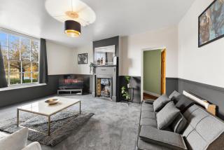 Harbourside Penthouse Apartments Sleep 16 - Bristol - 0