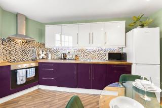 Harbourside Penthouse Apartments Sleep 16 - Bristol - 3