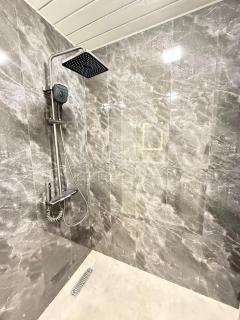 Modern 1 bedroom apartment in New Building - 6