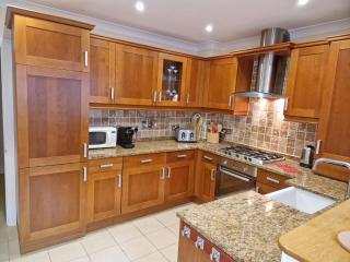 Broadstairs Hideaway W Parking and Mins to Beach - 5