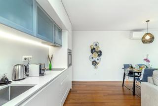 Luxury in the Art District by Innkeeper - 1