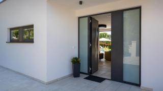 Modern villa Blanka with pool and grill in Tinjan - 3