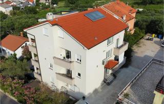 2 Bedroom Nice Apartment In Rab - 9