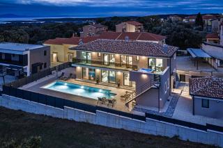 Villa Malena near Medulin for 8 persons with 51 m2 heated pool, wellness & beautiful sea view - 4