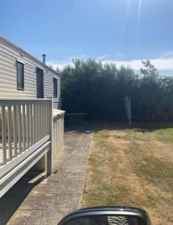 Homely Caravan At Orchards Holiday Park In Essex, Sleeps 8 Ref 15018B - 5