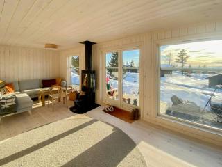 Family Cabin With Views In Lygnalia - 8