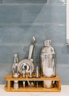 “Ivory Inn” - Cozy Modern Stay w/ Hot Tub - LEX - 5