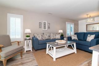 Oceanfront and Modern Top Location on Ocean Blvd w Pool - 5