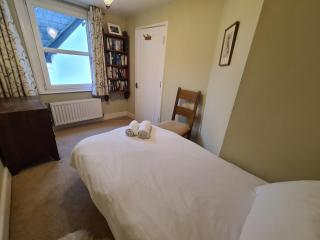 5 Exe Street-Pretty 3 bed townhouse-sleeps 4 - 5