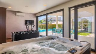 Luxury villa Nada with pool in Tinjan - 8