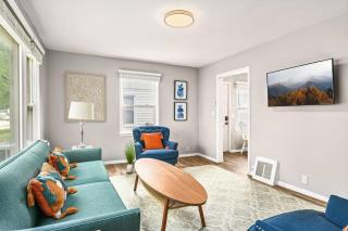 Urban Oasis Robbinsdale - private 2 bedrooms - 4