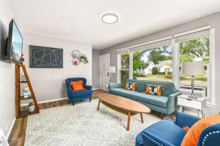 Urban Oasis Robbinsdale - private 2 bedrooms - 3