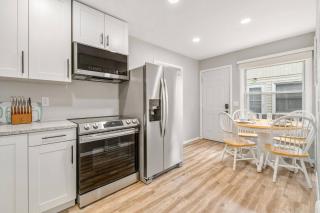 Urban Oasis Robbinsdale - private 2 bedrooms - 1