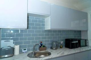 Blackpool Seaside Retreat for 6, Seafront Location, Free Parking & WiFi - 9