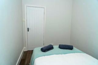 Sleek Apartment in Blackpool, Beach View, WiFi, Sleeps 6 - Blackpool - 1