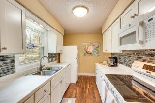 Near Lakes and Trails! Cozy Hot Springs Hideaway - 2