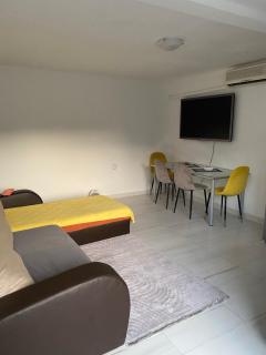Apartman sa garažom - Sutomore - 1