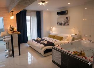 Romantic Jacuzzi&Spa Residence - Athens - 0