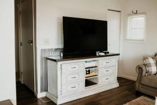 Centrally located - Perch Lake Bungalow - Hot-tub! - 9