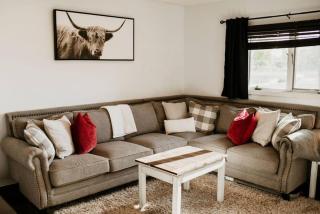 Centrally located - Perch Lake Bungalow - Hot-tub! - 4