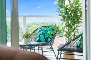 Family-Friendly | Pool & Gym Near Beach - 5