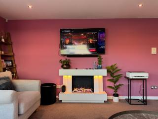 York City Centre Flat near Minster - River View and Free Parking - 2