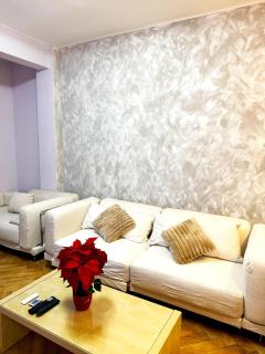 Frente a Primark Gran Via Apartamento nuevo y reformado a estrenar Full Equipado con Amenities - 3