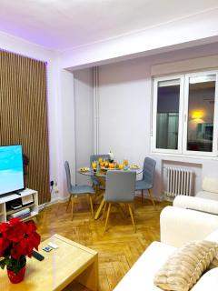 Frente a Primark Gran Via Apartamento nuevo y reformado a estrenar Full Equipado con Amenities - Madrid - 0