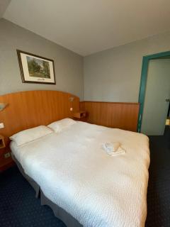 Logis Hôtel Restaurant Les Fontaines - 5