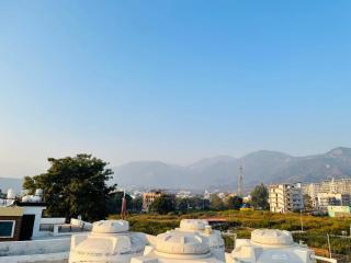 Nook By The Villa - 2