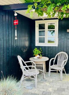 Lovely Summerhouse By The Beach - 8